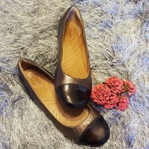Clarks Indigo Flats Bronze & Patent Leather Toe